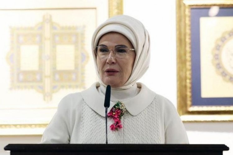 Emine Erdoğan'dan 'Kadına Şiddete Karşı M&uuml;cadele G&uuml;n&uuml;' paylaşımı