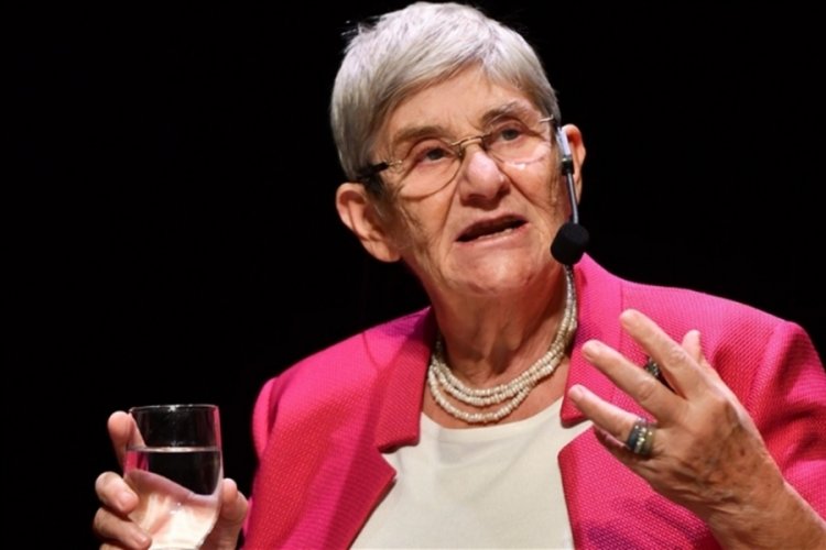 Canan Karatay'dan canlı yayında rekor itirafı: 111 dosyam var