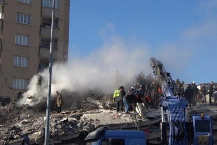 6 Şubat'ta yıkılan Bilge Sitesi davasında eski belediye başkanı tutuklandı