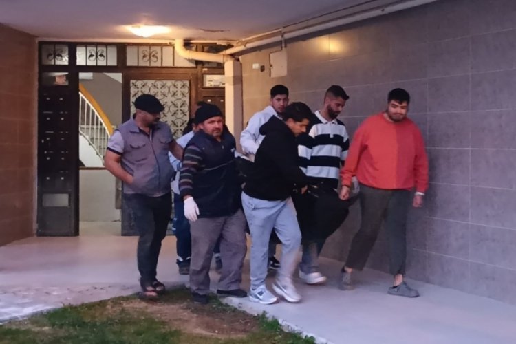Kıskan&ccedil;lık krizine giren koca, karısını tabancayla vurarak &ouml;ld&uuml;rd&uuml;