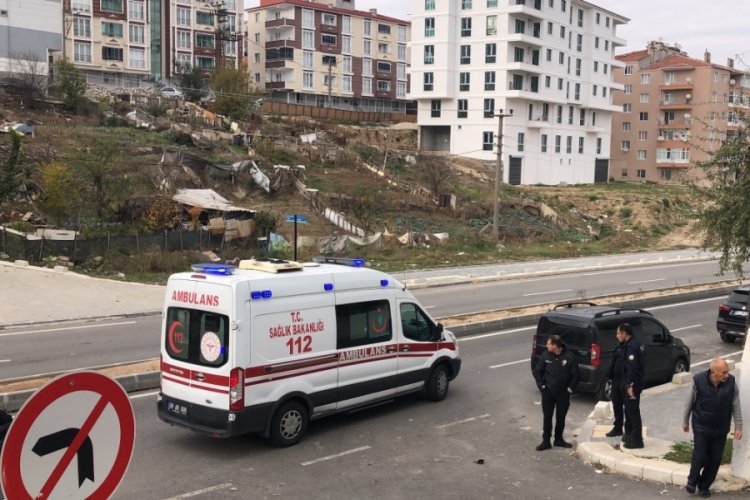 Bı&ccedil;ak &ccedil;eken oğlunu silahla vurdu