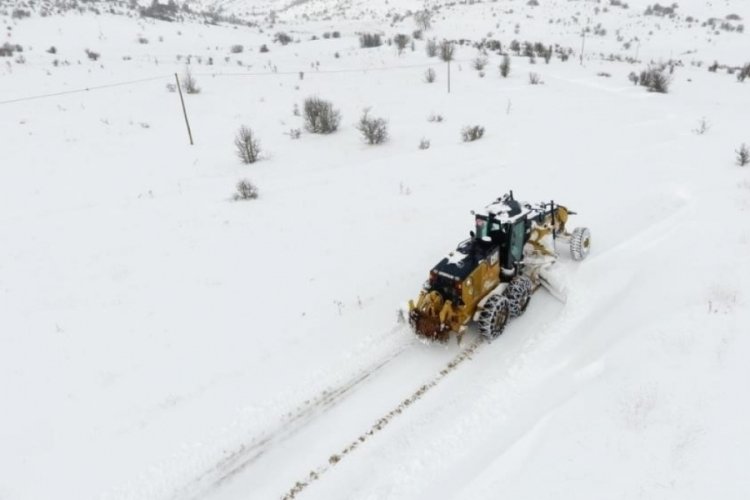 Erzincan'da kardan 37 k&ouml;y yolu ulaşıma kapandı