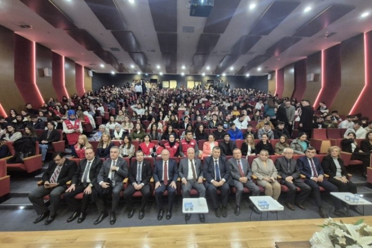 Bursa Büyükşehir Belediye Başkanı Bozbey tecrübelerini gençlere aktardı