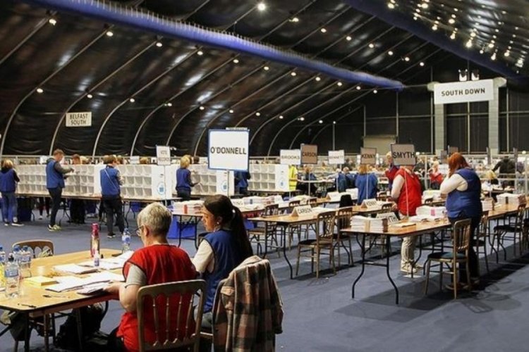 İrlanda'da erken genel se&ccedil;im heyecanı