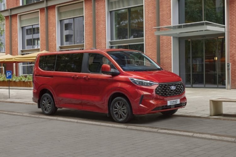 Kasım 2024 itibari ile Ford Tourneo Custom fiyat listesi