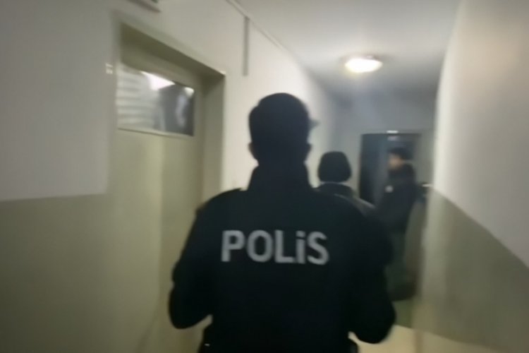 &Uuml;lke genelinde Kalkan-32 Operasyonu: 55 g&ouml;&ccedil;men ka&ccedil;ak&ccedil;ısı yakalandı
