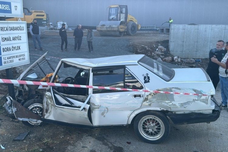 Kocaeli'de otomobil ile tır kazasında 4'&uuml; &ccedil;ocuk, 6 yaralı