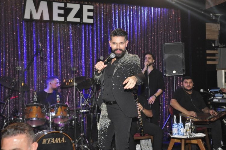 Meze &Ouml;zl&uuml;ce'de Mehmet &Ccedil;evik coşkusu