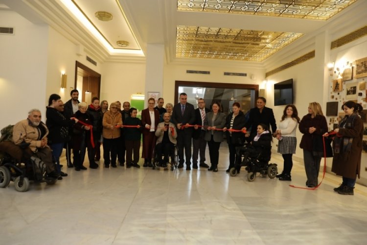 Bursa'da &ouml;zel ressamlardan anlamlı sergi