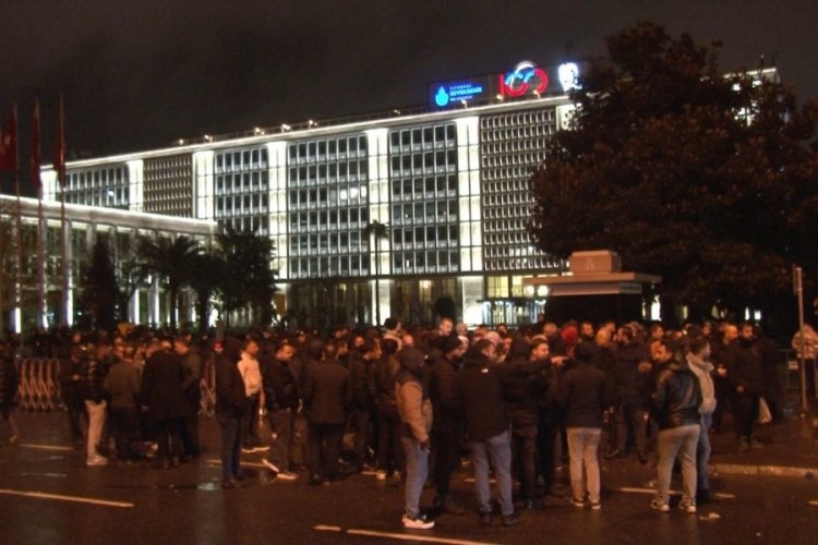 &Ouml;zel halk otob&uuml;s&uuml; esnafından İBB'ye protesto