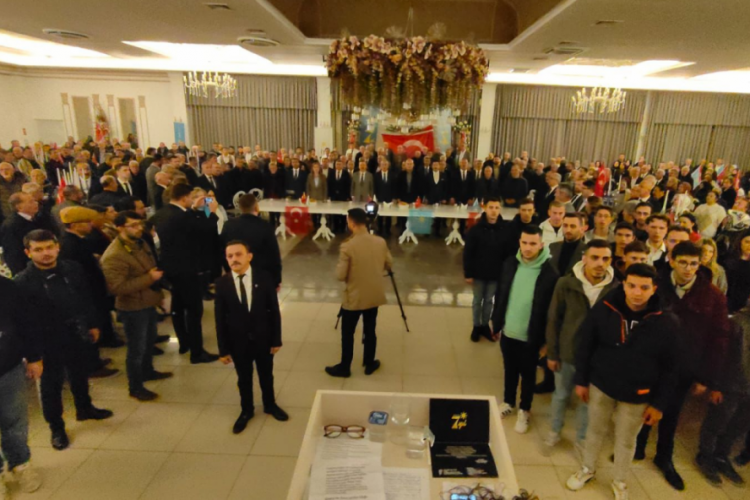 İYİ Parti Grup Başkanvekili Turhan &Ccedil;&ouml;mez Bursa'dan seslendi: Tek adam zulm&uuml;ne mutlaka bir son vereceğiz