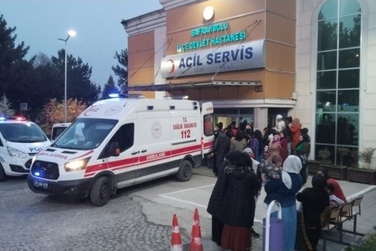Eski muhtar bı&ccedil;aklı kavgada yaralandı