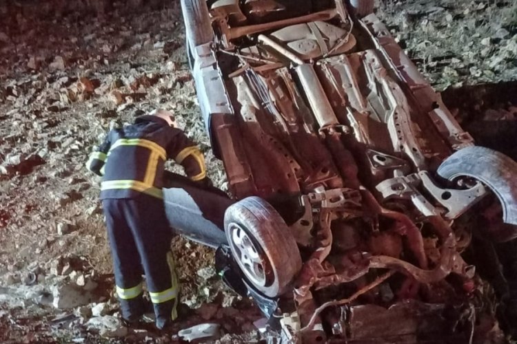 Mardin'de otomobil şarampole devrildi! 4'&uuml; &ccedil;ocuk 7 kişi hastaneye kaldırıldı