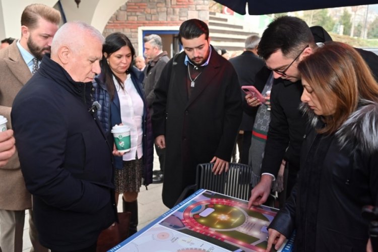 B&uuml;y&uuml;kşehir Belediyesi 'Bursa Yeni Yıl Meydanı'nı oluşturuyor