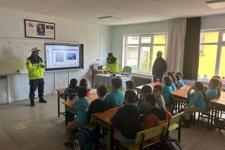 Bursa'da Jandarma'dan &ouml;ğrencilere trafik eğitimi