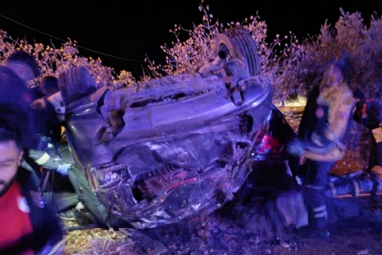 Takla atan otomobilde 3 &ouml;l&uuml; 2 yaralı!