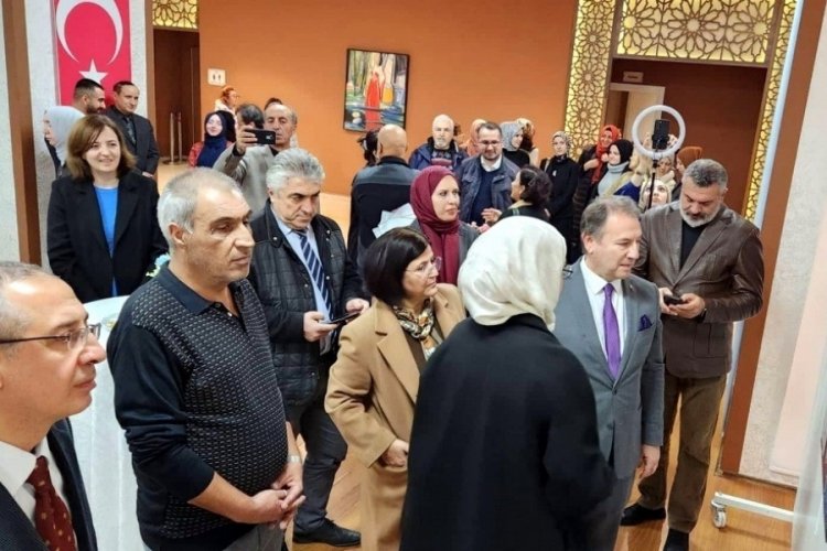 BU&Uuml; 50. yıla &ouml;zel uluslararası posta sanatı sergisi