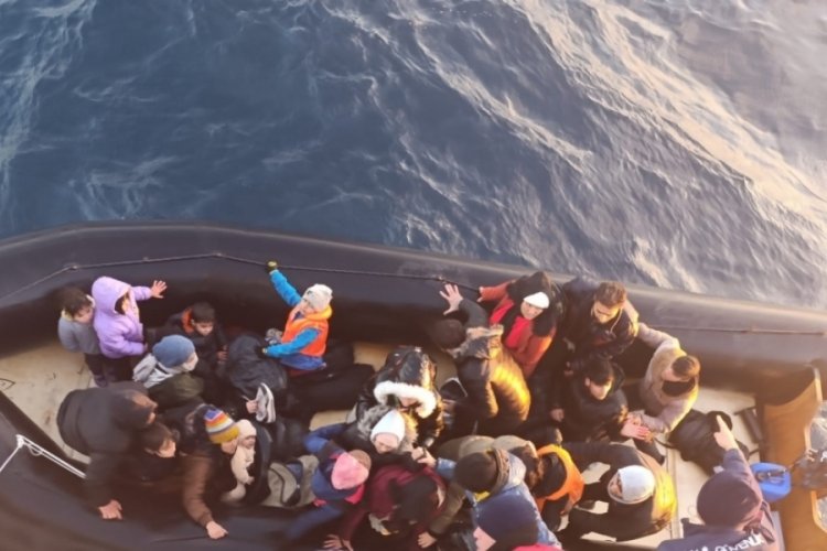 &Ccedil;anakkale'de 30 ka&ccedil;ak g&ouml;&ccedil;men yakalandı