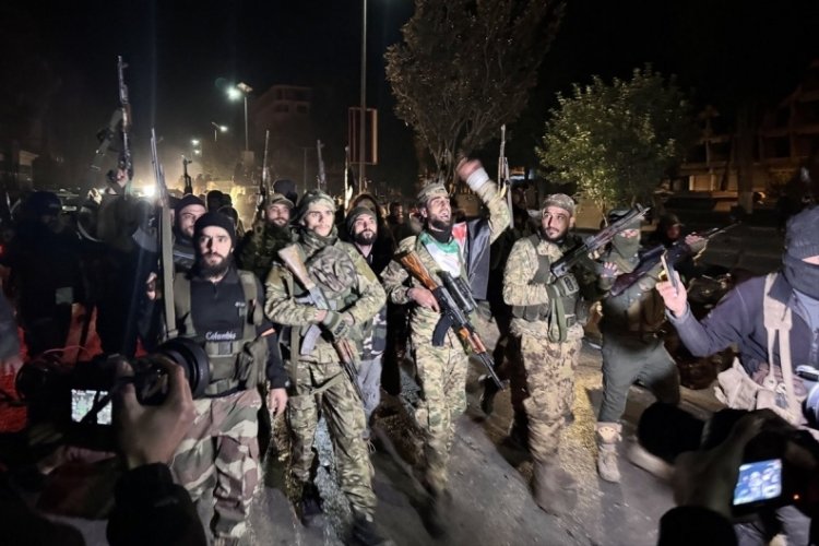 Suriye rejimi Şam'da kontrol&uuml; b&uuml;y&uuml;k &ouml;l&ccedil;&uuml;de kaybetti