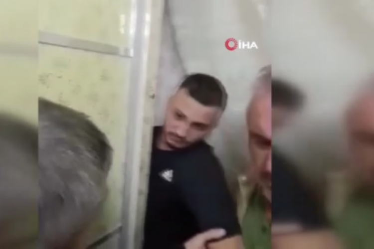 Ankara'da 43 yıl kesinleşmiş hapis cezasına &ccedil;arptırılan firari, gardırobun arkasından &ccedil;ıktı!