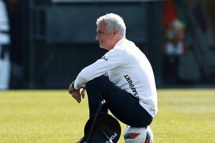 Jose Mourinho futbolcuları uyardı!