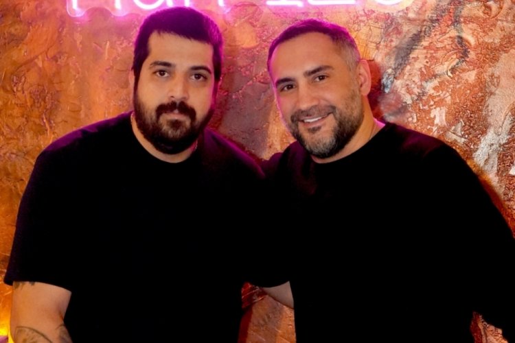 &Uuml;mit Karan Ve Ferdi Aydın dostluğu butbola barış getirdi