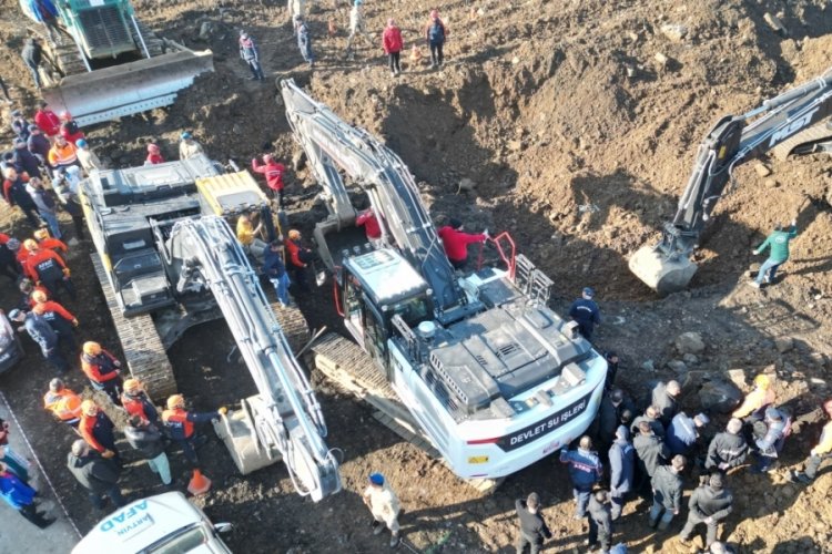 Heyelan altındaki aracın yeri tespit edildi!