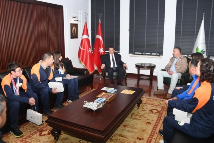 Osmangazili sporcular Bursa'ya T&uuml;rkiye rekoru birincilik ve Avrupa derecesiyle d&ouml;nd&uuml;