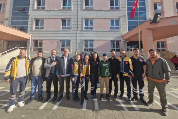 13 yaşındaki &ccedil;ocuğun okulda kalbi durmuştu, sınıfına geri d&ouml;nd&uuml;