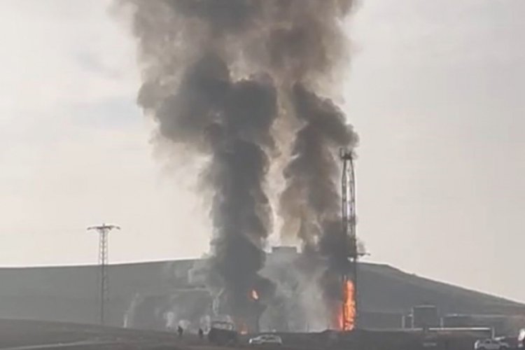 Petrol kuyusunda yangın &ccedil;ıktı! Felaketten d&ouml;n&uuml;ld&uuml;