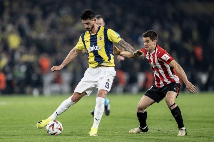Fenerbah&ccedil;eli trib&uuml;nlerin ıslıkları y&uuml;z&uuml;nden anons yapılmak zorunda kaldı!