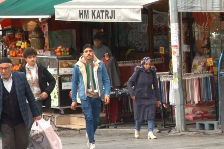 İstanbul Esenyurt'ta yaşayan Suriyeliler d&ouml;n&uuml;ş i&ccedil;in hazırlanıyor