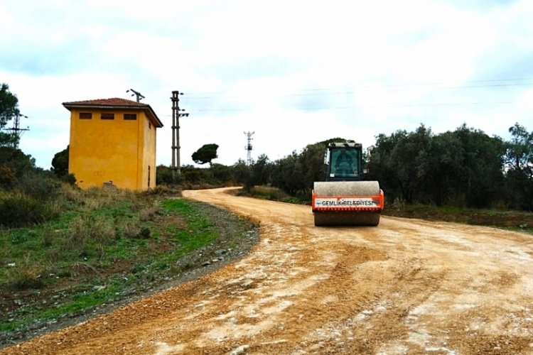 Bursa Gemlik'te arazi yolları a&ccedil;ılıyor