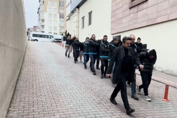 Oto yedek par&ccedil;ası ilanlarıyla 274 kişiyi dolandırdılar!