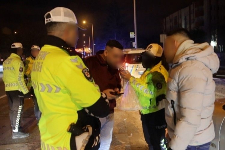 Alkollü sürücü ile yer değiştirdi, polis fark etti!