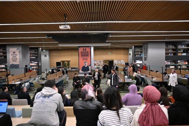 Bursa Yıldırım Belediye Başkanı Oktay Yılmaz'dan, uyumayan öğrencilere ziyaret