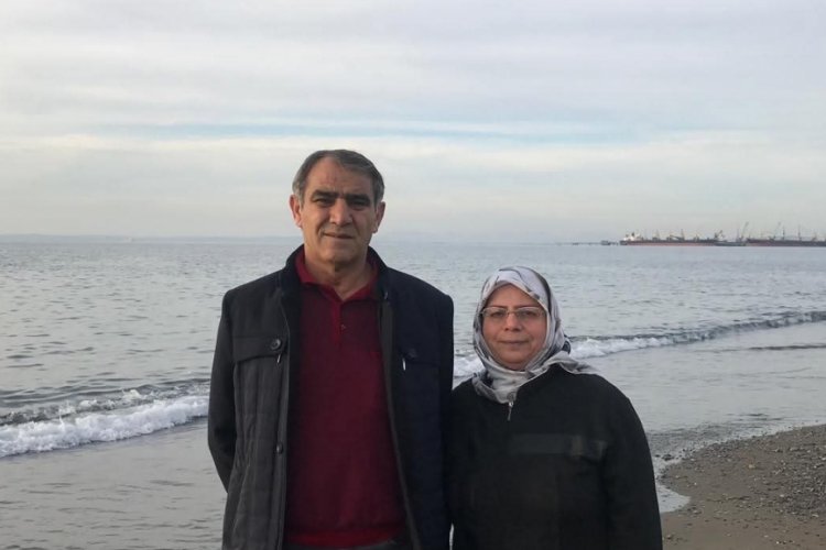 Bursa'da yarım saat arayla kalp krizi geçirerek hayatını kaybeden çift, toprağa verildi