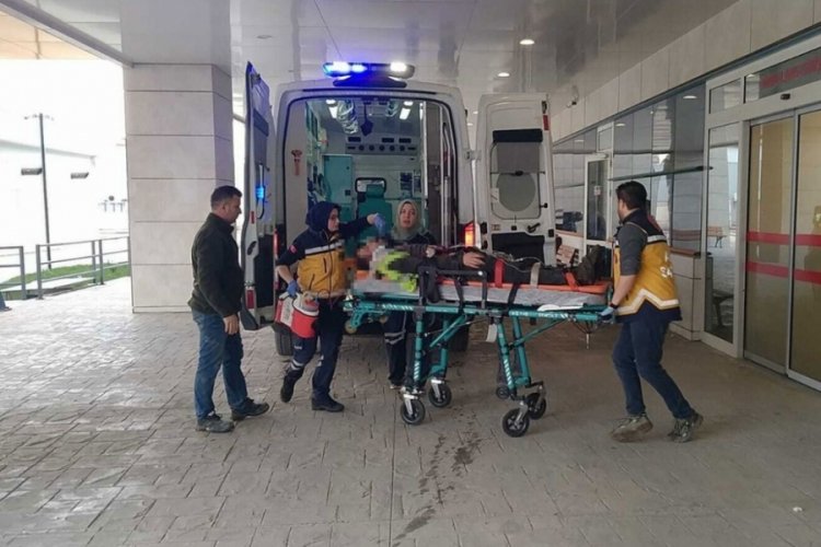 Kocaeli'de acı kaza: İnşaatta tonlarca ağırlıktaki kalıbın altında kalan kişi ağır yaralandı