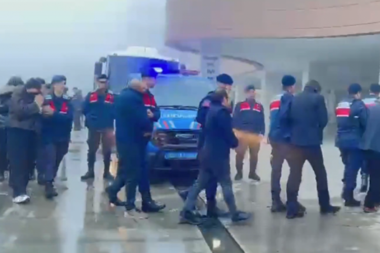 Bursa dahil 23 şehirde "H&uuml;cre-8" operasyonları: 64 ş&uuml;pheli yakalandı