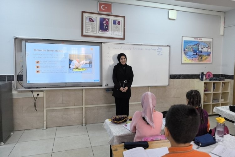 Bursa'da aynı okulda öğretmeniyle meslektaş oldu!