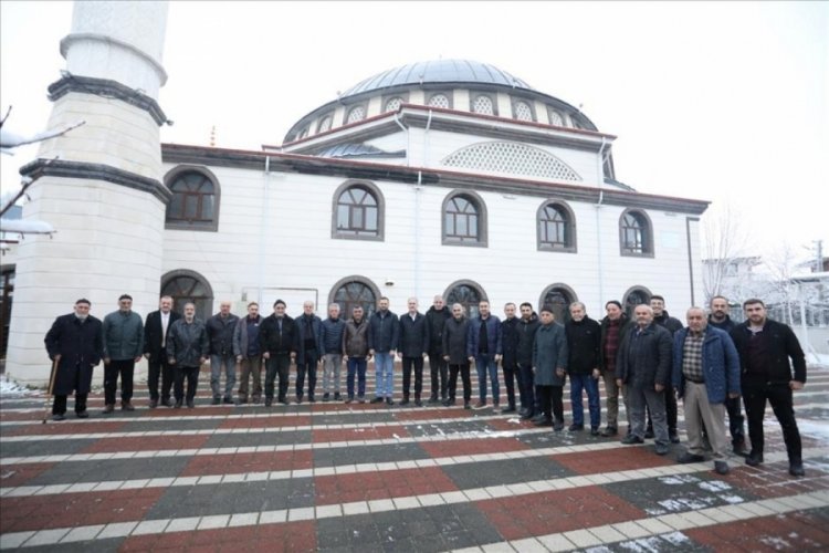 Bursa'da Bereket Sofrası Emir Sultan Camiinde kuruldu