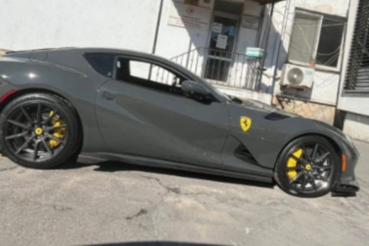 Dokuma malzemesi var dediler, Ferrari &ccedil;ıktı!