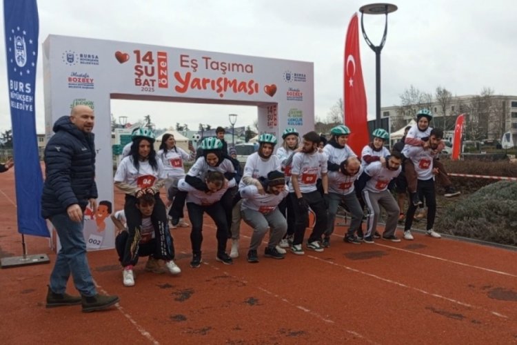 Bursa'da çiftler 14 Şubat için yarıştı