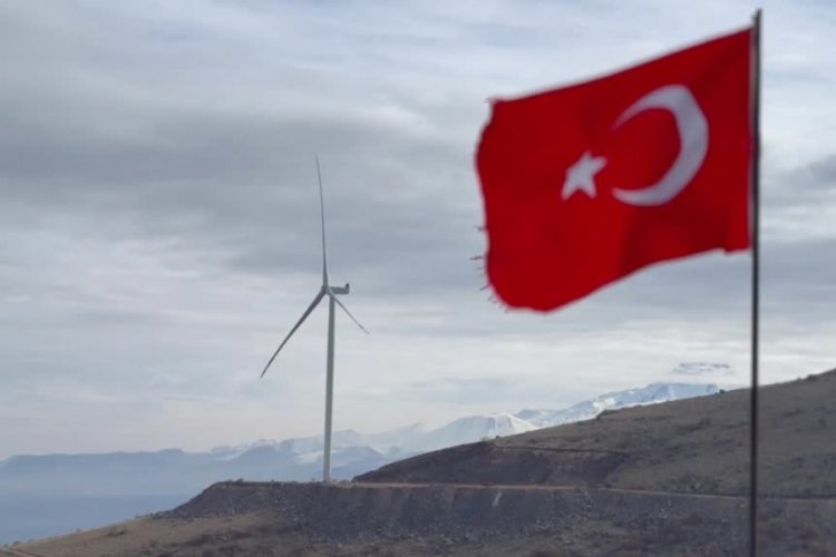 600 tonluk dev türbinler rüzgarı elektriğe dönüştürüyor