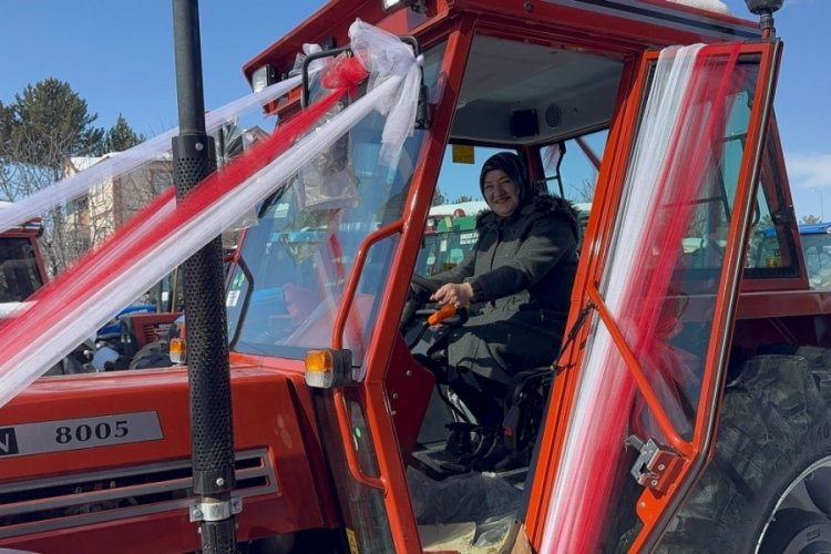 Sevgililer Günü'nde annesine öyle bir şey hediye etti ki!