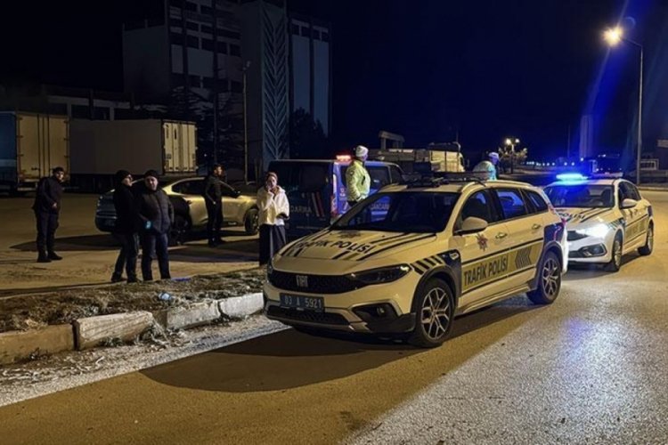 AK Parti Afyonkarahisar Milletvekili Yurdunuseven ile İl Başkanı Şahin trafik kazası geçirdi