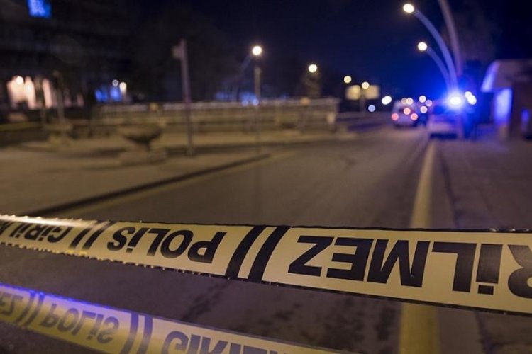 Eğlence merkezinde korkunç anlar! Defalarca yumrukladı