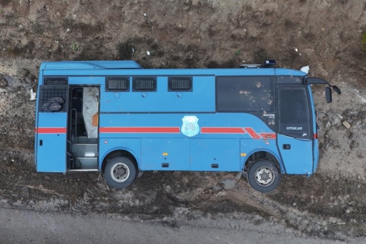 Kırıkkale'de cezaevi ring aracı devrildi: 7'si jandarma personeli 9 yaralı