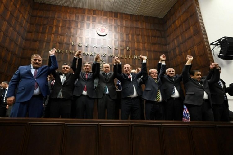 10 belediye başkanı AK Parti'ye katıldı