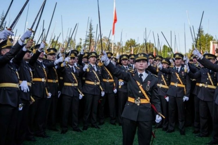 TSK'da üst düzey ayrılık kararı!